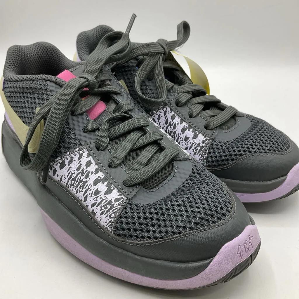Trail Daily Hyperbolic Logging Cage 3Y: Nike Grey/Purple Lace-Up Sneakers