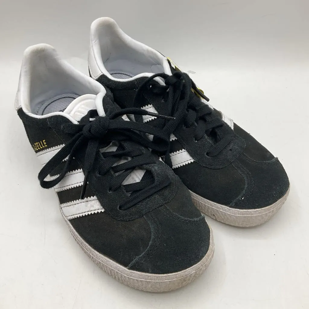Low Profile Midsole Size 2Y: Adidas Black/White Lace-Up Sneakers