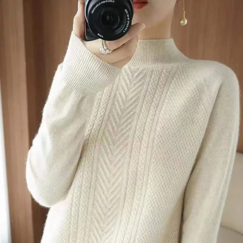Luxe Wear Everyday Wear Women's Fashionable Knitted Base Sweater Short
