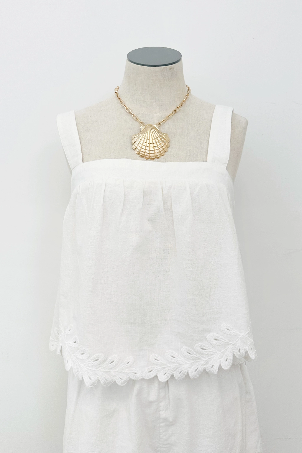 Breathable back panel AllSeason Wearability Annecy Tank