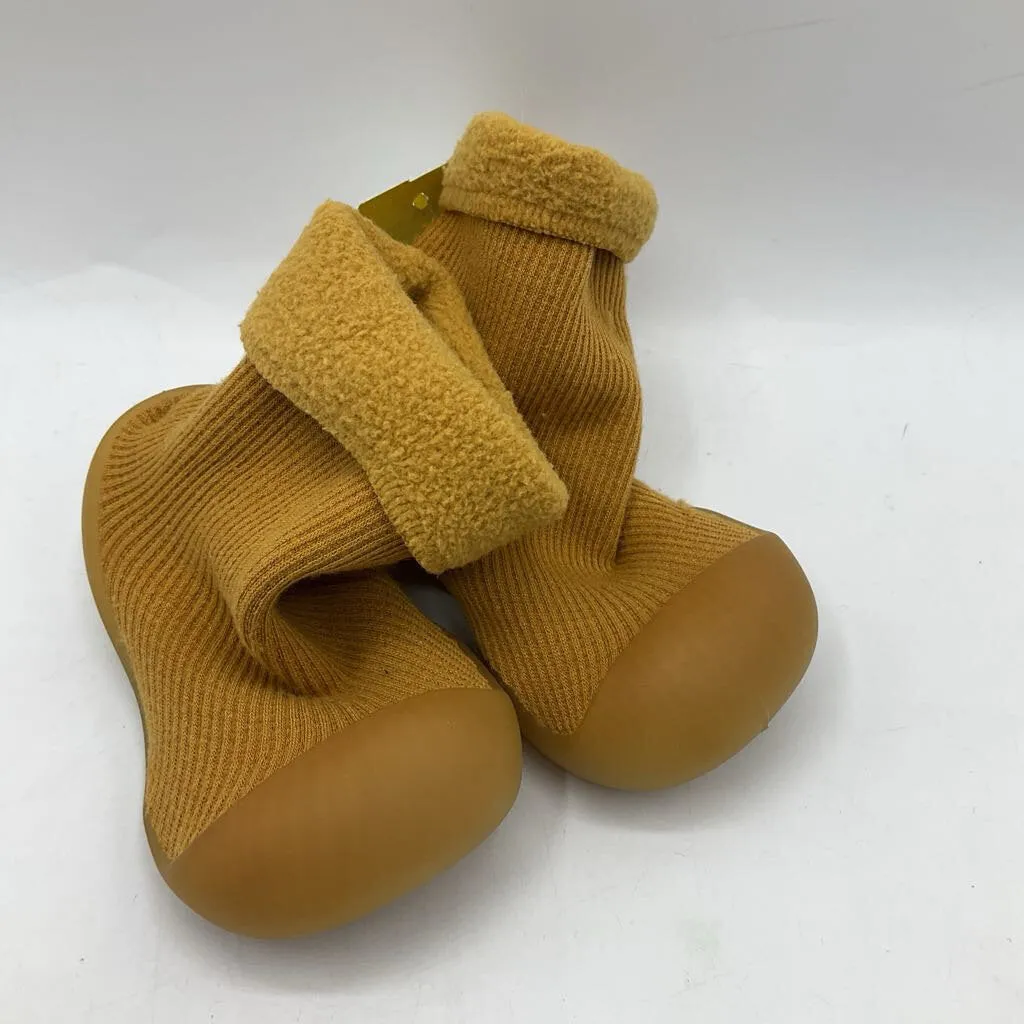 Size 4-4.5: Yellow Rubber Sole Slip-On Shoes Zonal Support