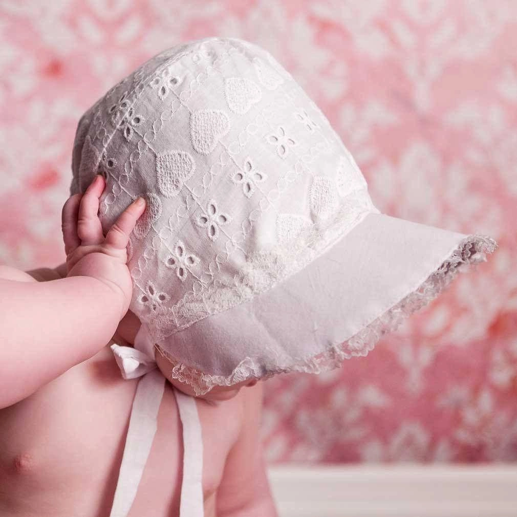 Smooth Seam Transition UVProtectionCoating Baby Girl Heart Eyelet Sunbonnet 1815