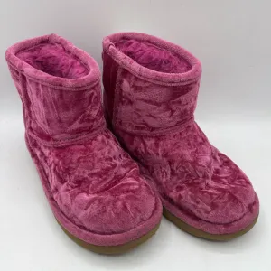 Ventilation holes Size 13: Ugg Pink Boots