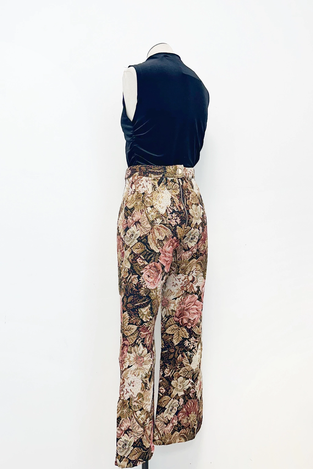 Size Stable Brocade Ankle Crop Pant