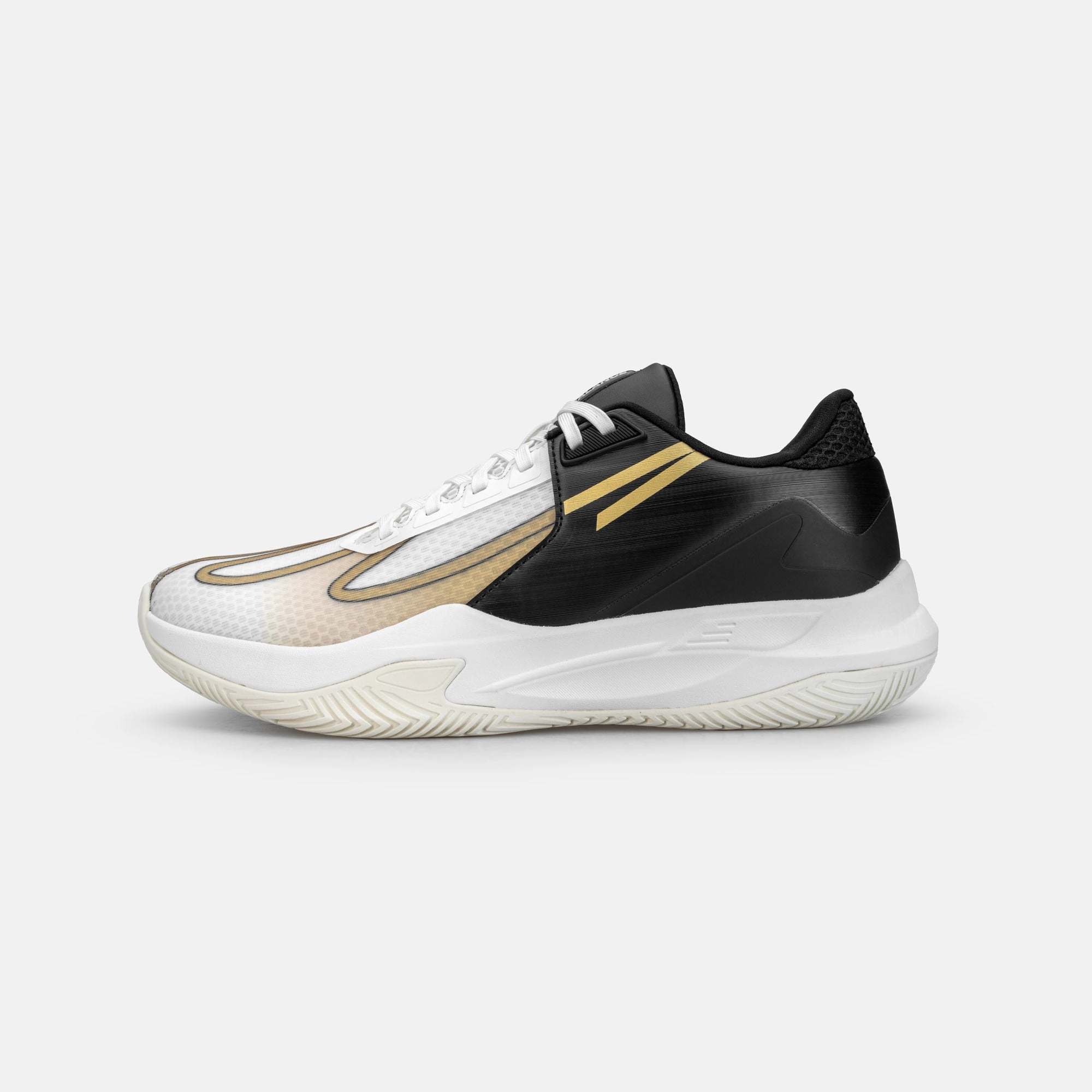 indoor shoe features Slip Resistant Tread CLUTCH SHOT