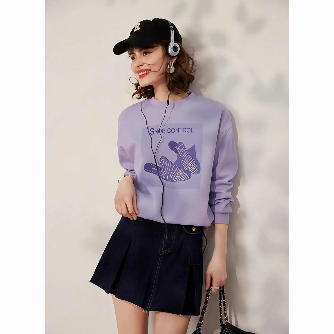 Casual Spring Print Beaded Sweatshirt - Loose Fit Pullover Functional Design
