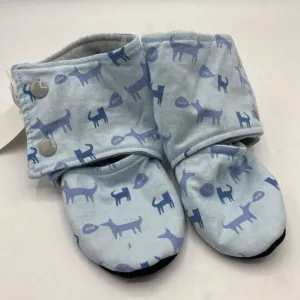 Size 18-24m: Beaneroobaby Blue Cats & Dogs Print Soft Leather Sole Booties-NEW Wide fit Flexible Midsole Construction