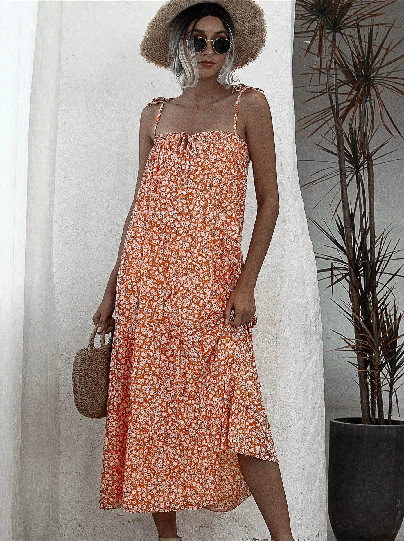 Floral dress with suspenders and straps Tailored Comfort