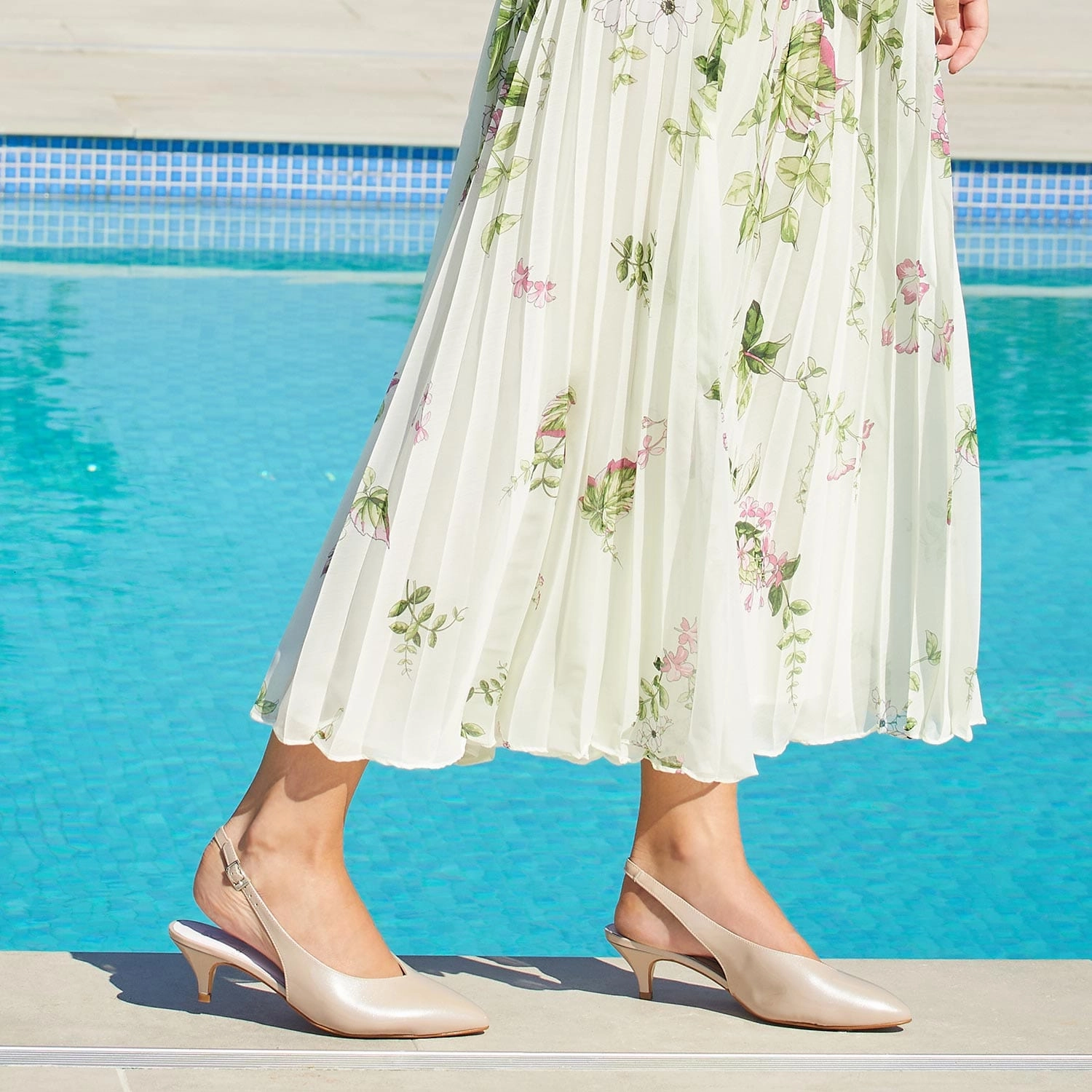 travel - style Model India: Pale Taupe Patent Leather