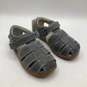 Airflow Circulation Channels Comfort sole Size 10: See Kai Run Grey Canvas Cloth Closed Toe Velcro Sandals NEW