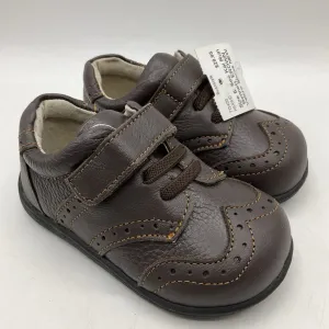 Size 5: See Kai Run Bennett, BROWN Velcro Shoes NEW Ultimate Comfort Elastic Gusset Tongue