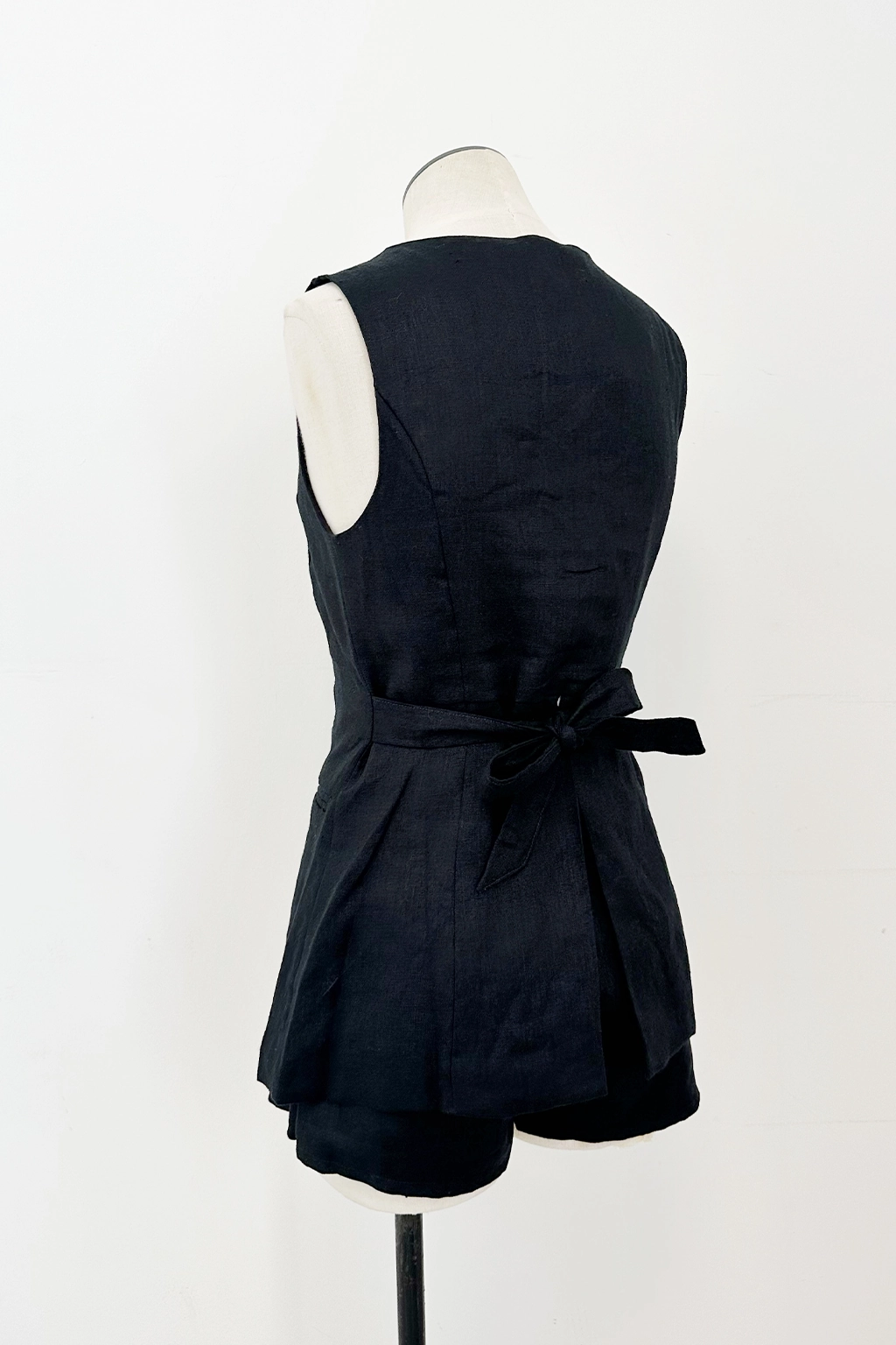 WaterRepellent Finish Ribbed Hemline Linen Tie Back Vest Top