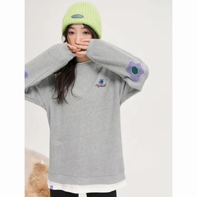 Performance Wear Loose Fit Fake Two-Piece Sweatshirt with 3D Flower Embroidery