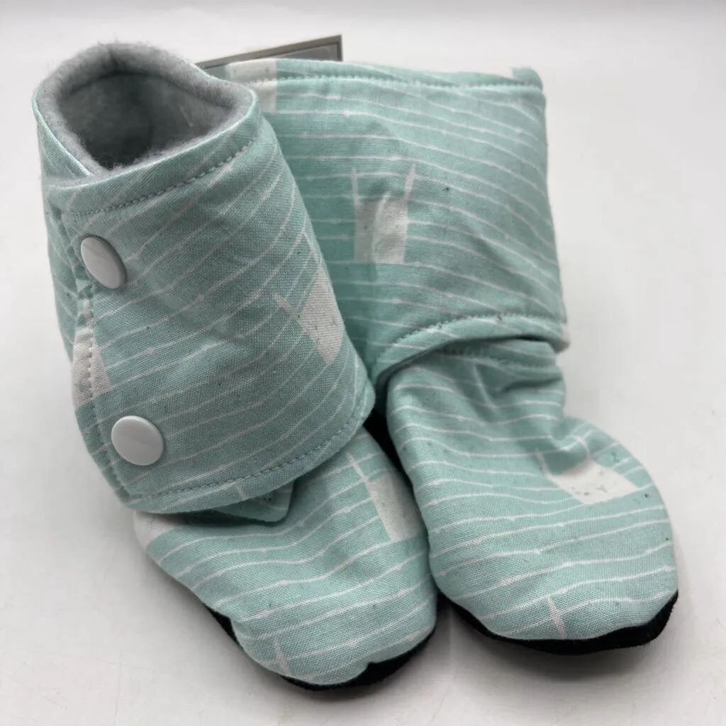 water - resistant snowy - day shoes Size 18-24m: Beaneroobaby Blue/White Striped Bunny Soft Leather Sole Booties-NEW