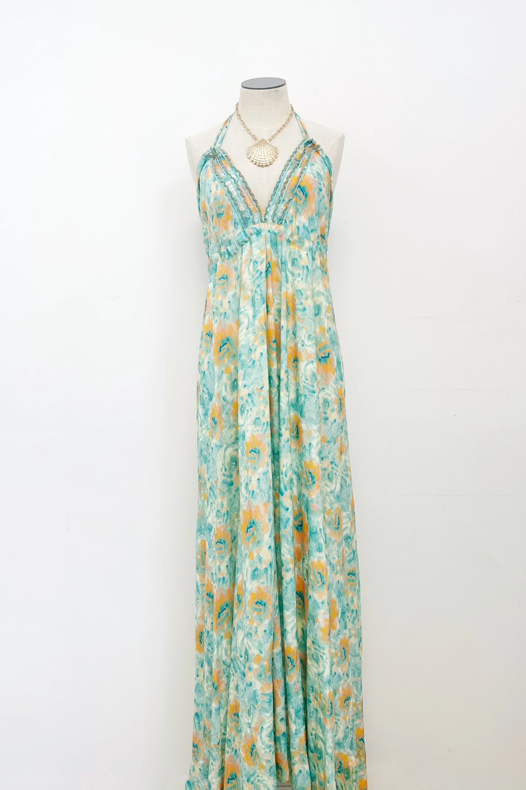 Easy Comfort Feminine off-the-shoulder gown Mae Floral Maxi Dress
