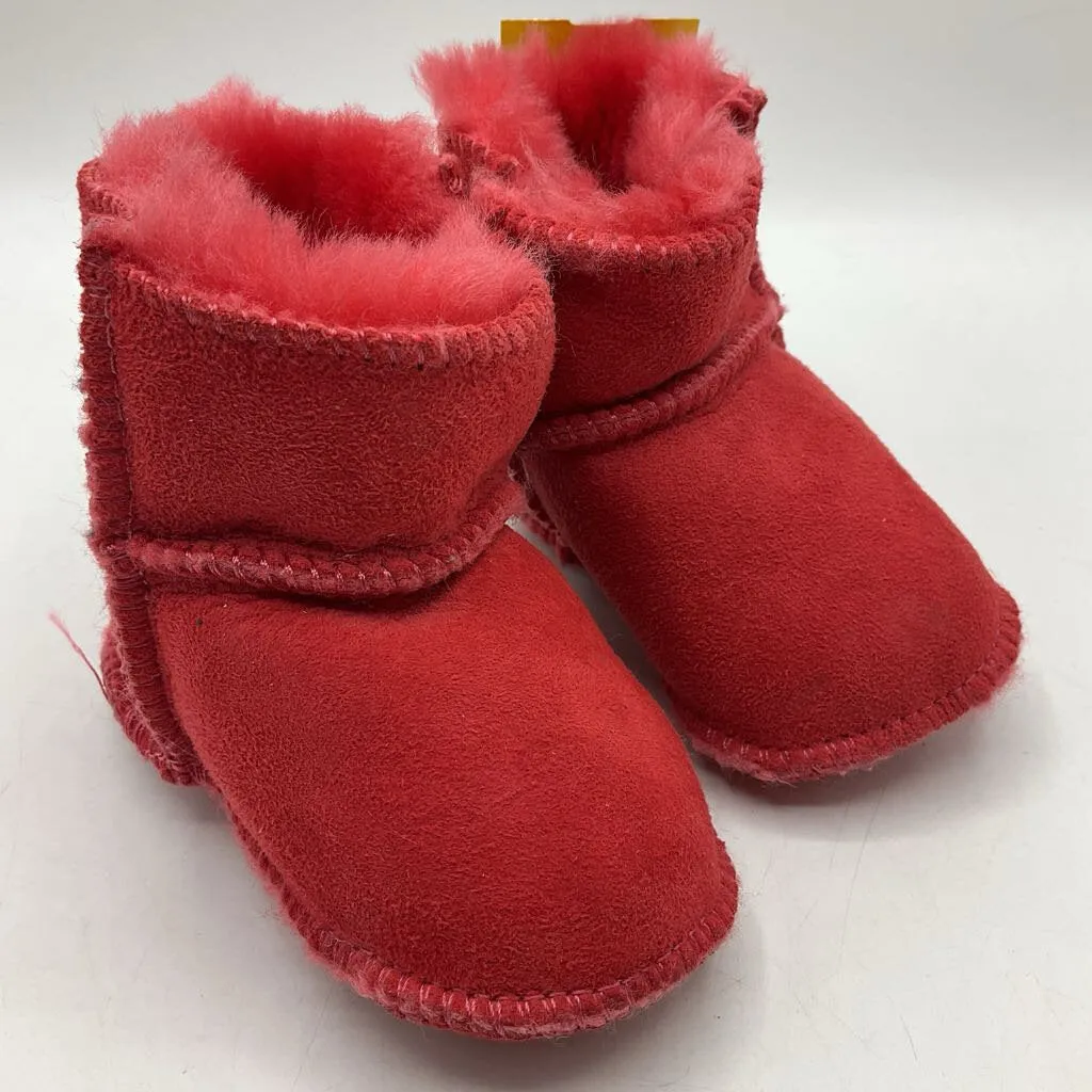 Quick piece ventilation channels Size 3-4: Red Baby Uggs