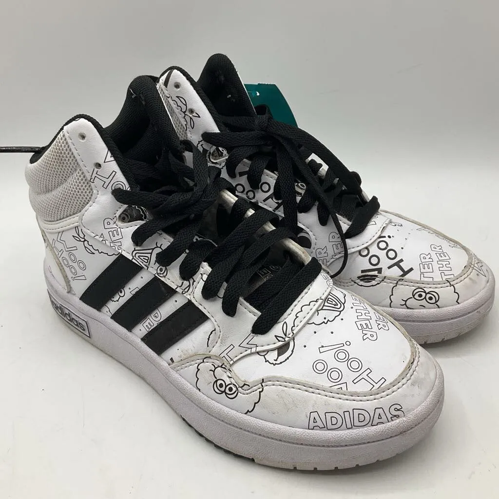 Size 4.5Y: Adidas Black/White Lace-Up Sneakers Comfortable Feel Ventilated Lining