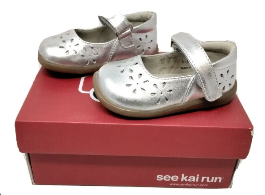 Torsional Stability Frame Lightweight TPU Frame Size 3: See Kai Run Ginger II, SILVER Mary Jane Shoes NEW