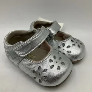 Knit Fabric Upper Size Sm (0-6m): See Kai Run Ginger II/SILVER Baby Mary Jane Shoes NEW