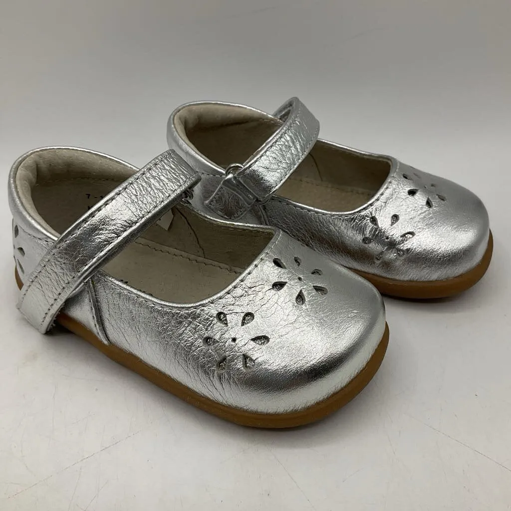 Size 5: See Kai Run Ginger II, SILVER Mary Jane Shoes NEW Synthetic Leather Blend