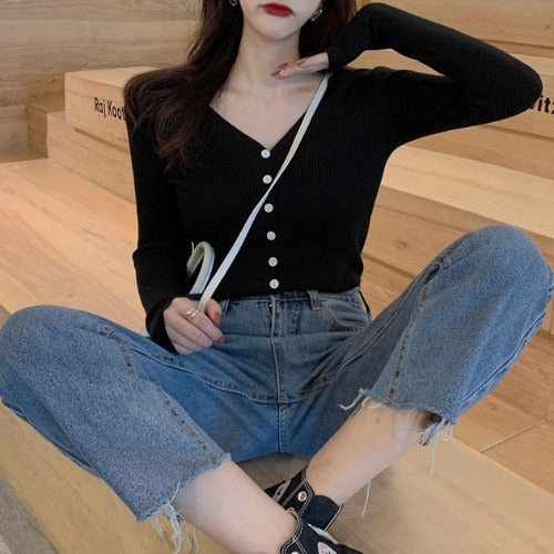 New V-neck Single-breasted Solid Color Bottom Knit For Women Hamster like