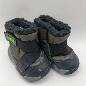 Breathable mesh design Nike Green/Black Velcro Snow Boots