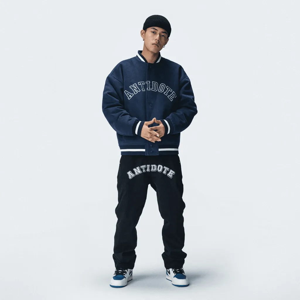 Fashionable Fit Contrasting Crotch Embroidered Letters Casual Trousers