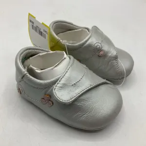 uniqueness - level Size Newborn (1-4m): Bobux Soft Sole Silver Leather Velcro Baby Shoes NEW