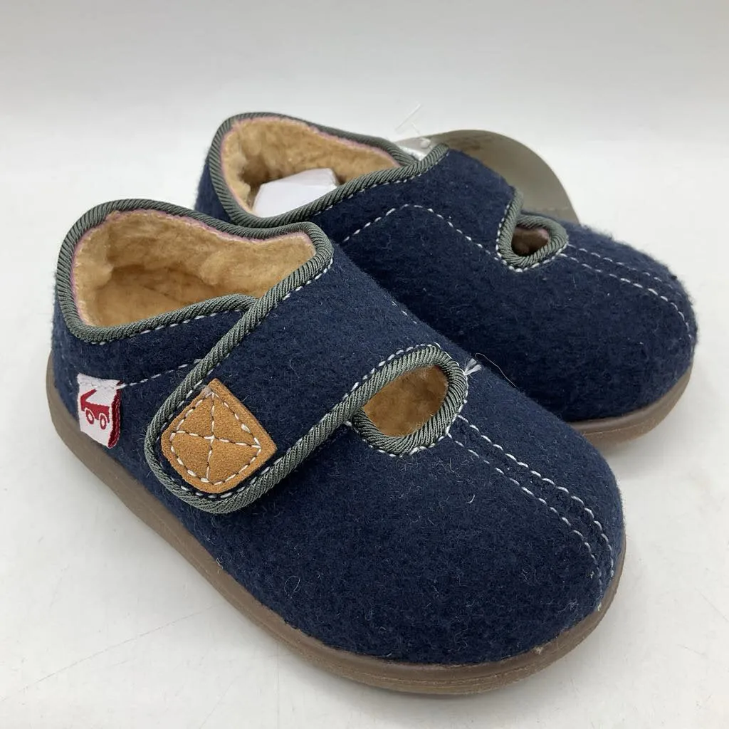 Size 4: See Kai Run Cruz II, Navy Shoes NEW Water Resistant Knit Style
