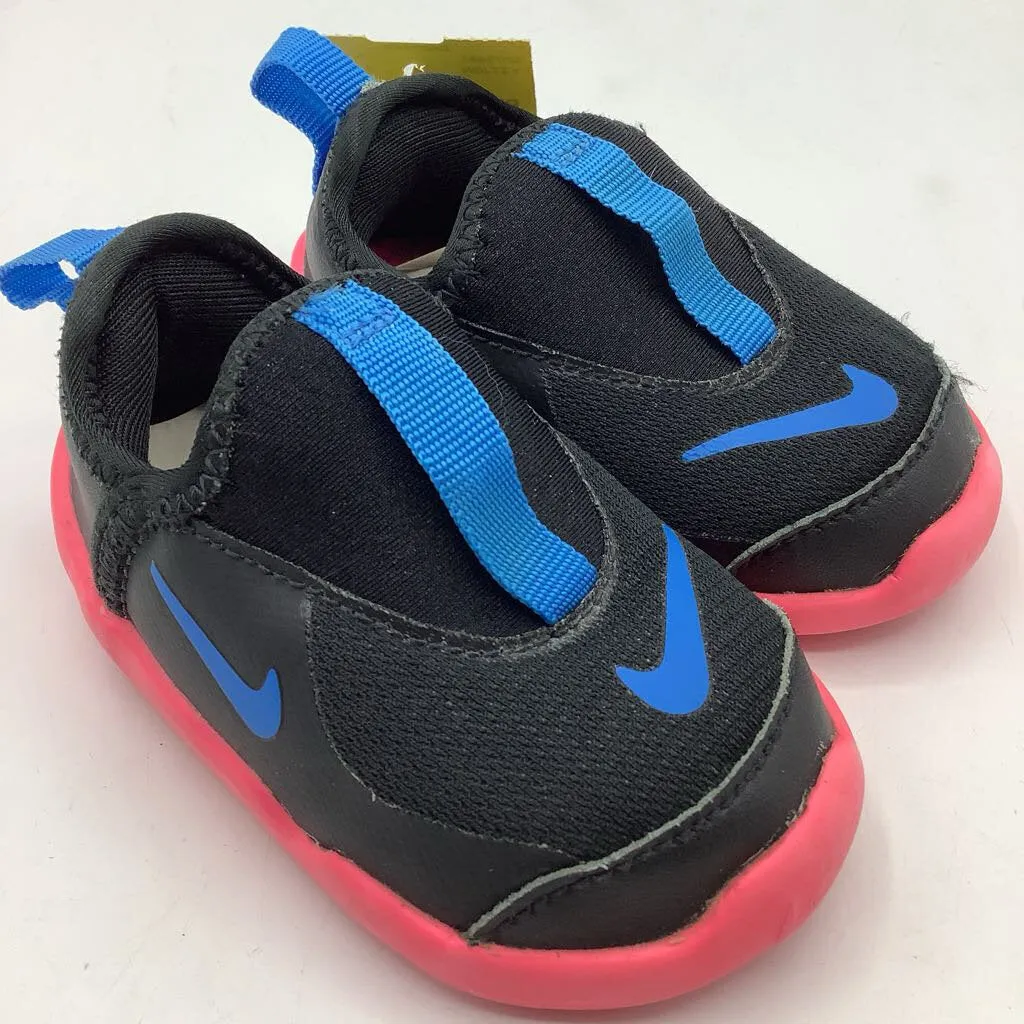 Quick Entry Running Pace Size 4: Nike Black/Multi Slip On Shoes