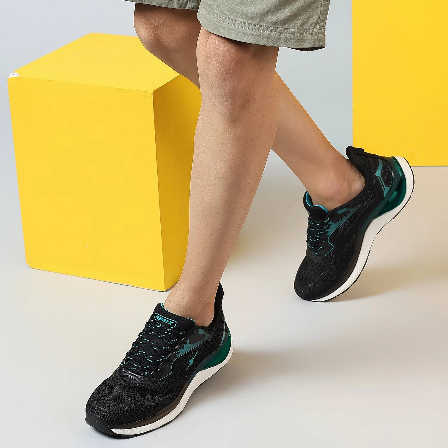 Present easy - clean shoes Running Shoes for Men SM 954