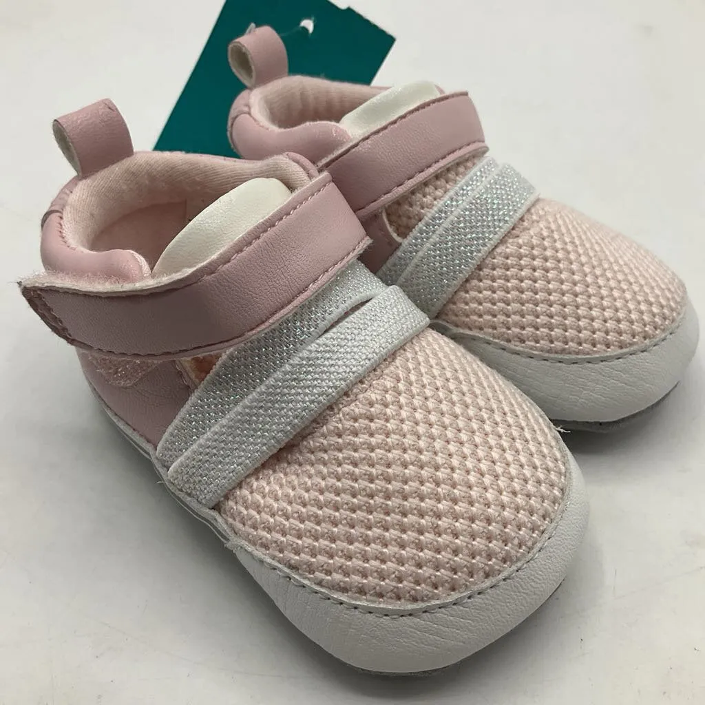 comfort - level Upgraded cushioning Size 0-6m: Ro   Me Pink/White Shimmery Soft Sole Baby Shoes