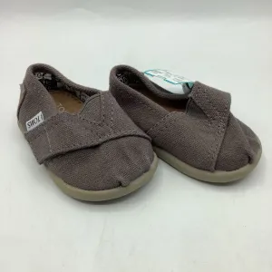 Barefoot Feel Design front - zip Size 3: Toms Brown Velcro Strap Flats