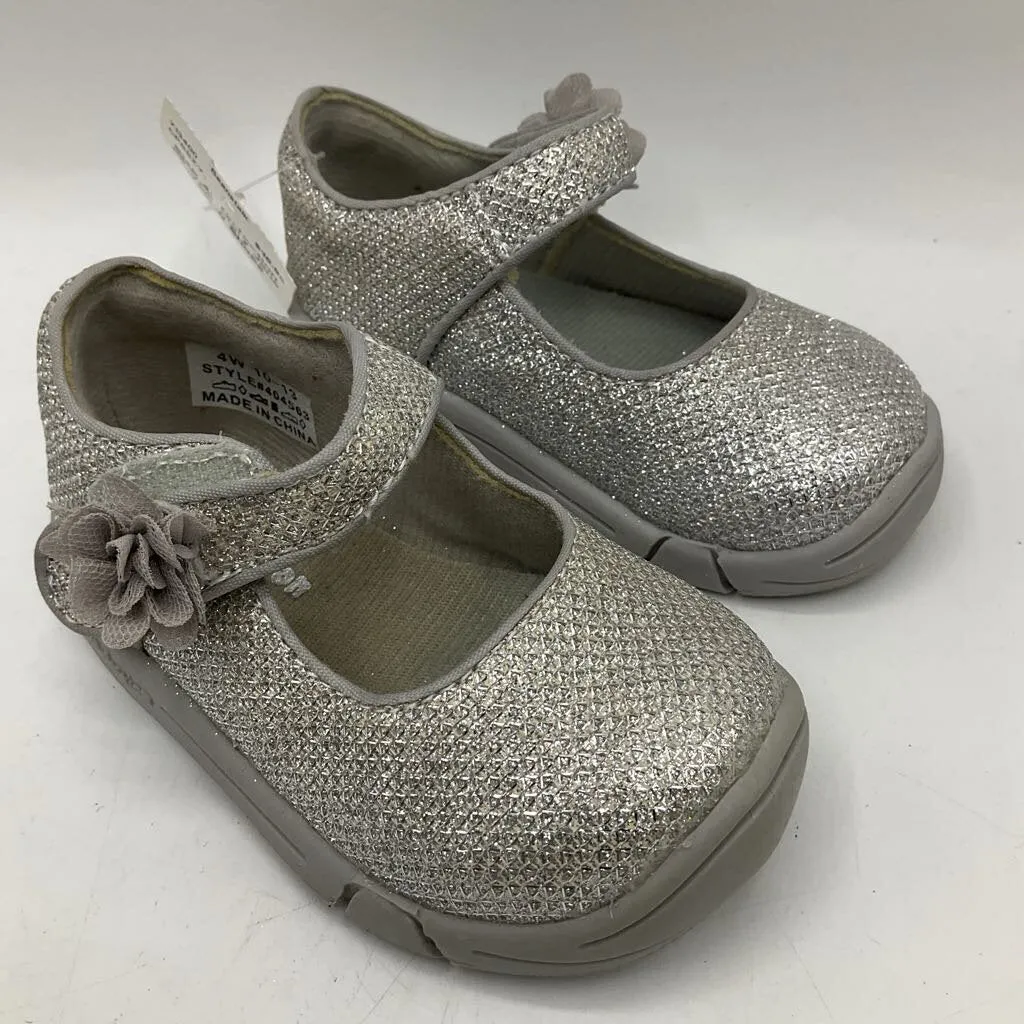 Exclusive Look Size 4: Perfection SILVER Mary Jane Velcro Shoes