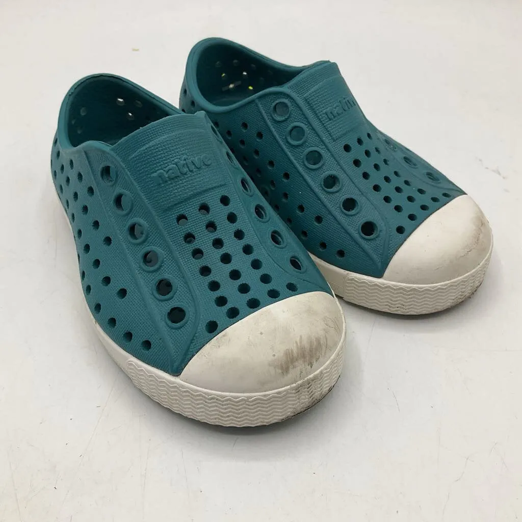 Seam Free Upper Size 5: Native Teal/White Slip-On Shoes