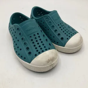 Seam Free Upper Size 5: Native Teal/White Slip-On Shoes