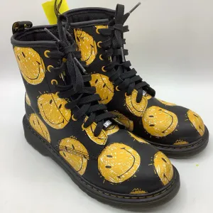 Puncture Resistant Plate Size 5Y: Dr.Marten's Black/Yellow Smiley Face Zip/Lace-Up Boots