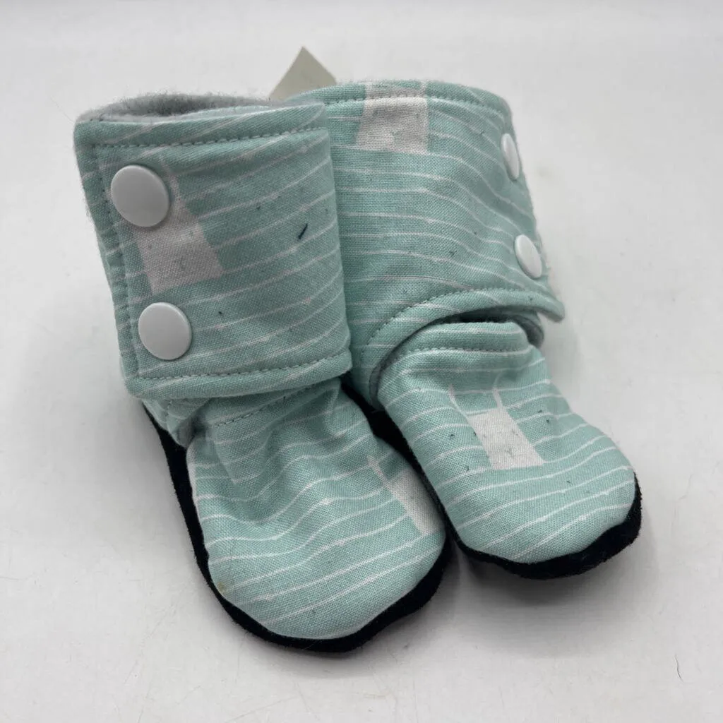baseball players closure - type Size 6-9m: Beaneroobaby Blue/White Striped Soft Leather Sole Booties-NEW