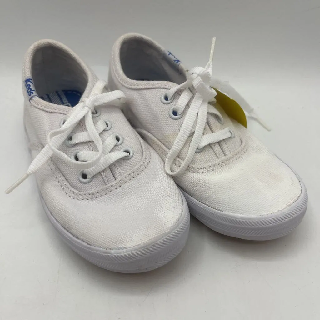 Size 8: Keds White Lace-Up Sneakers Distinctive breathability