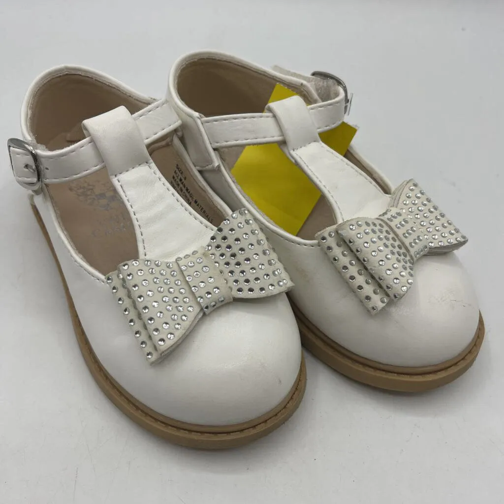 Size 8: Vince Camuto White Bedazzled Bow Velcro Strap Mary Janes Adjustable Fit System Hydrophobic Upper Treatment