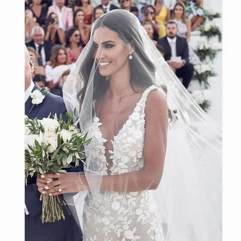 High-Fashion Lightweight Material V-neck Wedding Dress with 3D Lace Applique