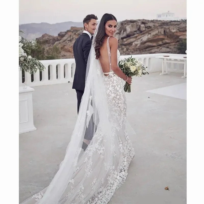 Fitted Mood V-neck Wedding Dress with 3D Lace Applique