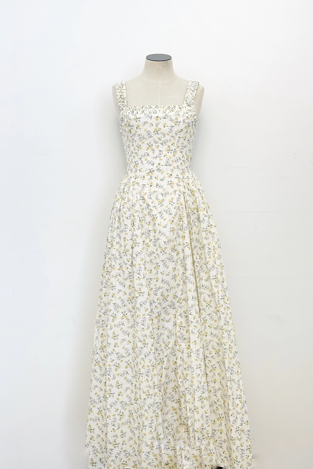 Subtle Glow Sleek Presence Gathered Floral Midi Dress