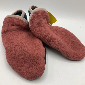 Size 2: Patagonia Red/Blue Fleece Slippers Active Lifestyle