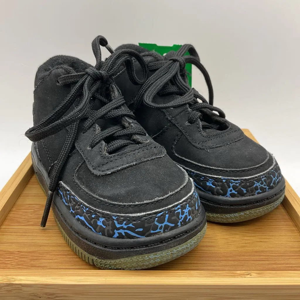 Sporty lining On Foot Size 5: Nike Air Jordan Fusion 3 Black/Blue University Shoes