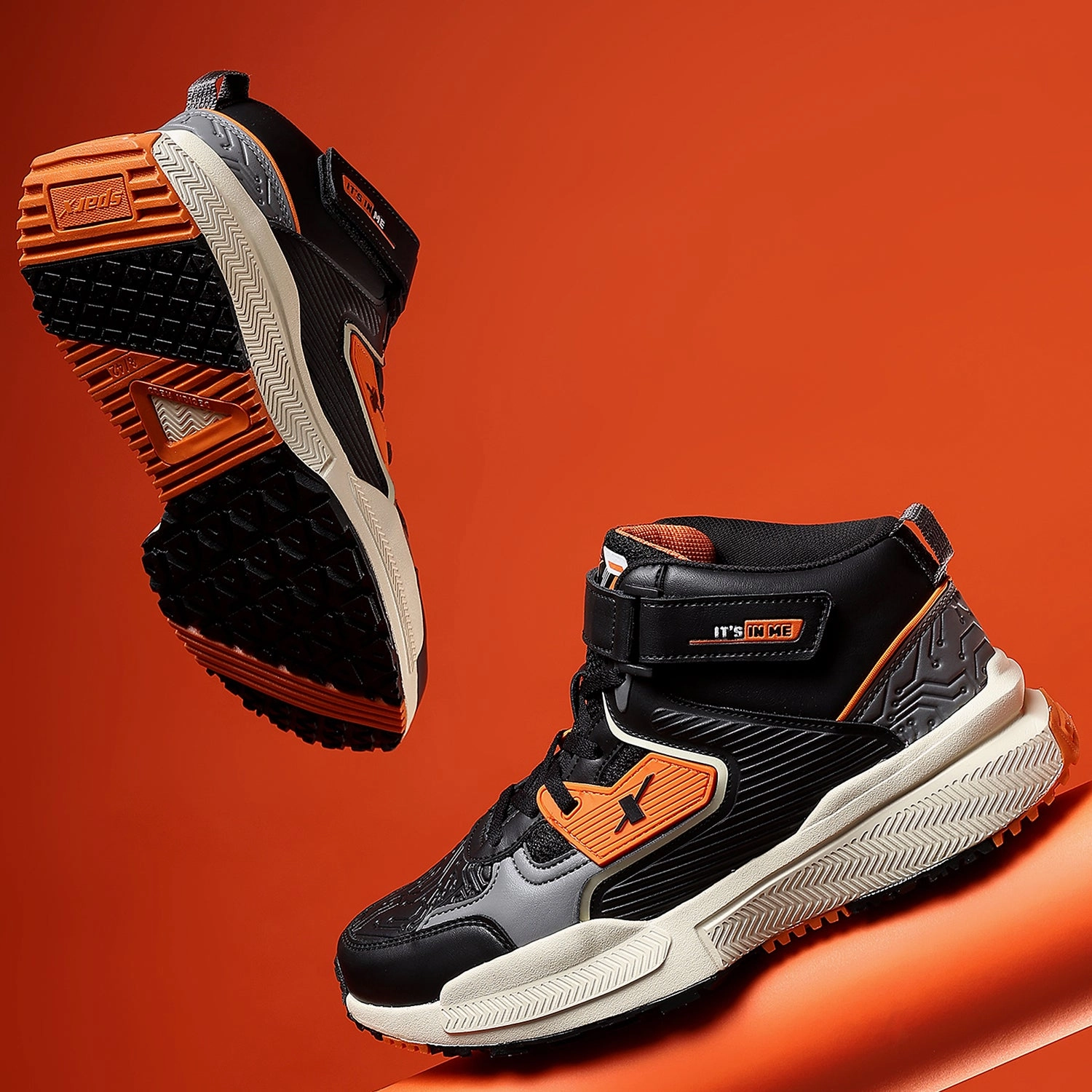 Iconic Piece Sneakers for Men SM 1044