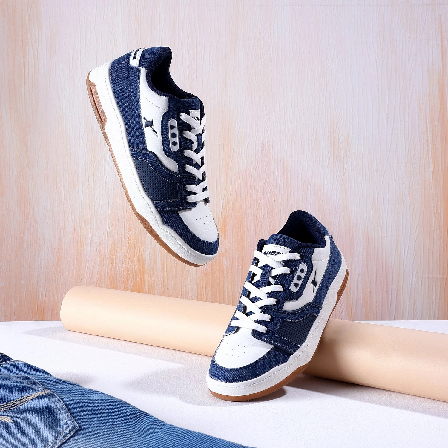 Moisture Management Layer HeelStabilizer Sneakers for Men SM 961