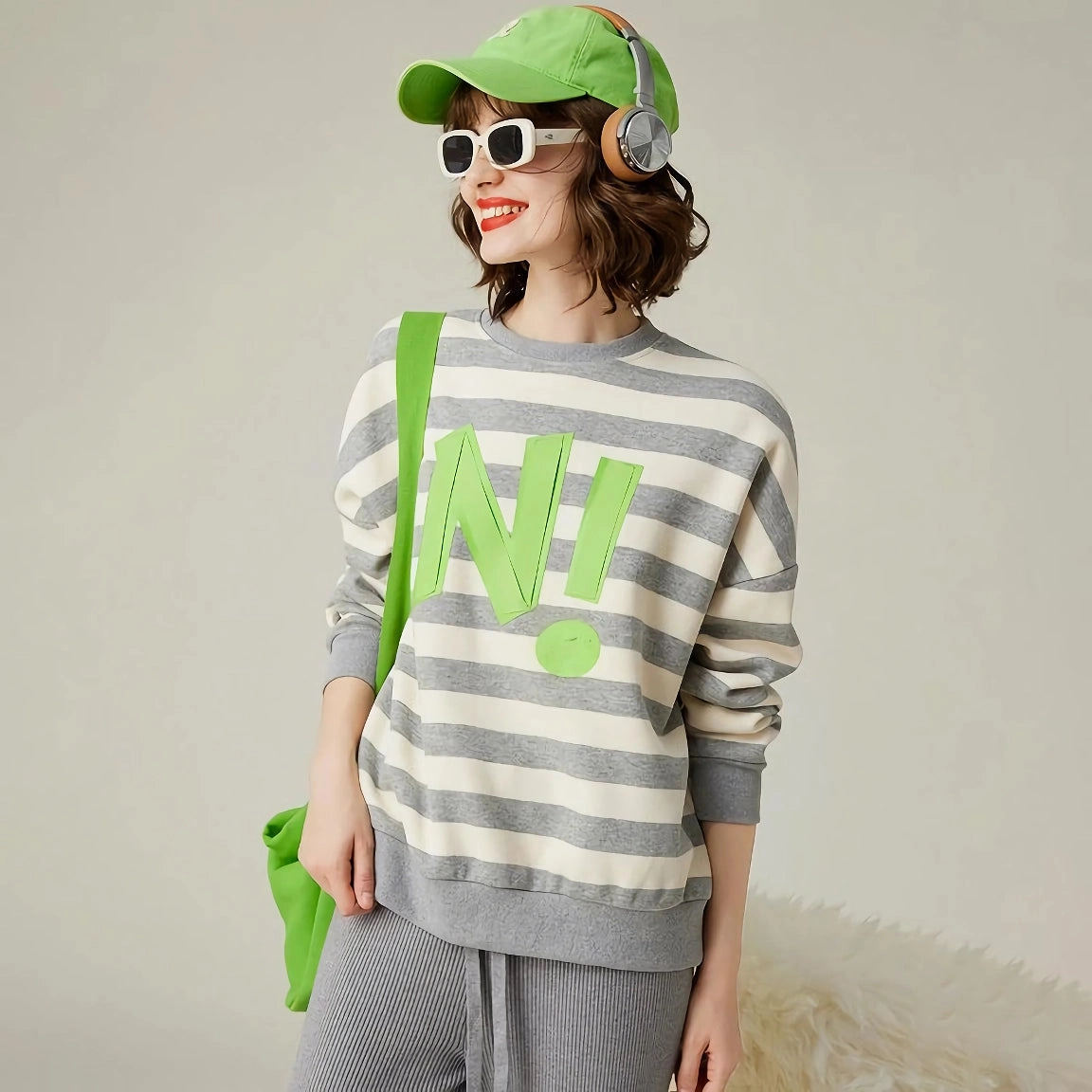 Compact Ribbed Cuffs Striped Letter Print Sequin Embroidered Sweatshirt