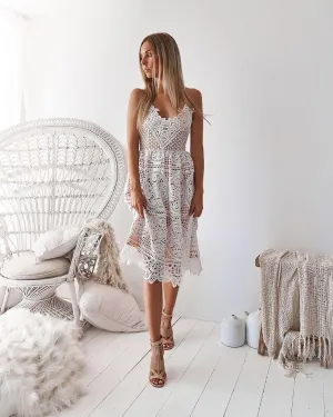 Statement Look Graduation-Event Sling lace halter dress