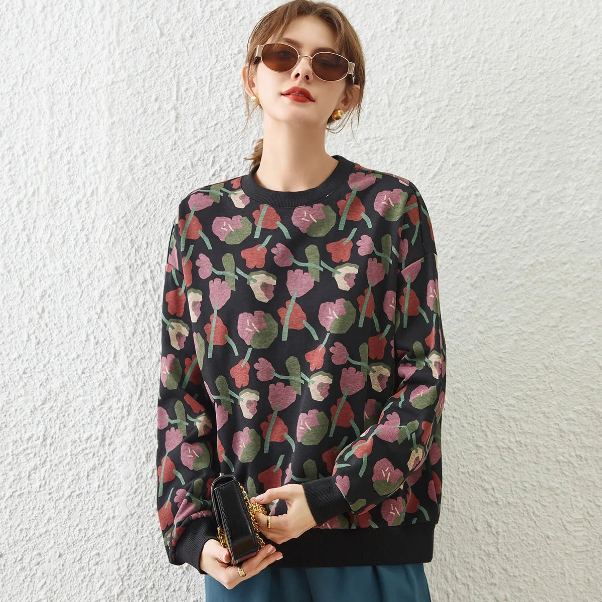 Comfy Touch Sweatshirt Retro Floral Print Loose-Fit Pullover - Casual Style